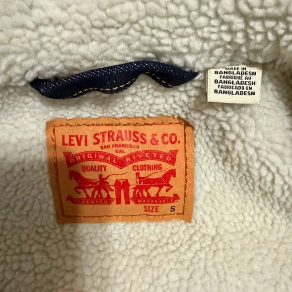 Levi's Men's Dark Blue Sherpa Jacket - Picture 3 of 10